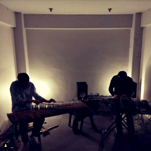 Playing at Otooto with Toshimaru Nakamura